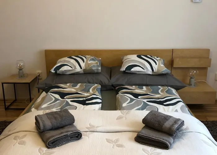 דירה With View And Balcony